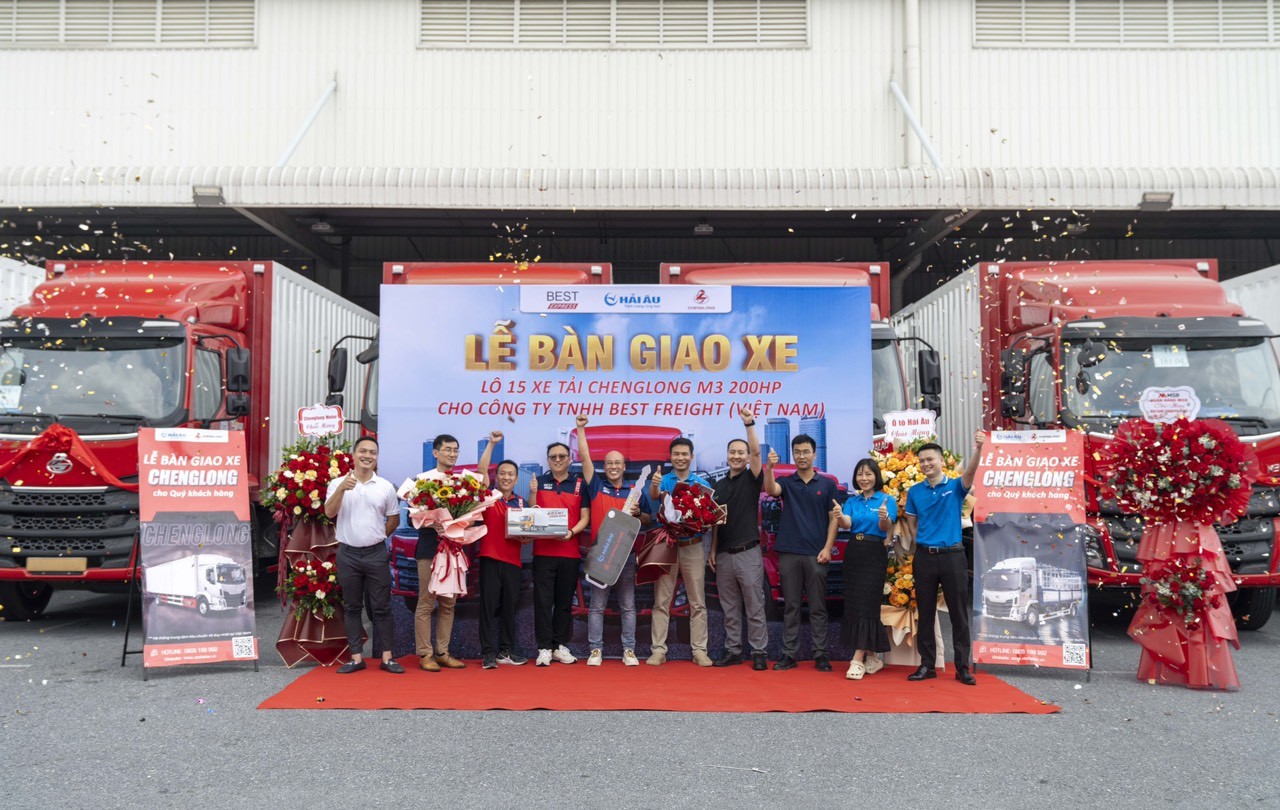 LỄ BÀN GIAO LÔ XE TẢI THÙNG CHENGLONG CHO KHÁCH HÀNG BEST EXPRESS